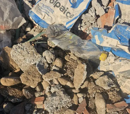 Servicio de retiro de escombros en camión tolva en Rengo.
